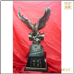 鑄銅關公 雄鷹展翅銅雕塑批發